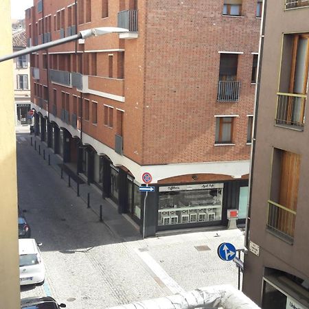 Appartamento Centrale Con Garage 아스티 외부 사진