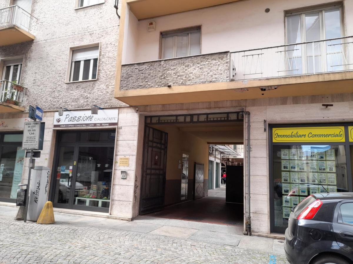 Appartamento Centrale Con Garage 아스티 외부 사진