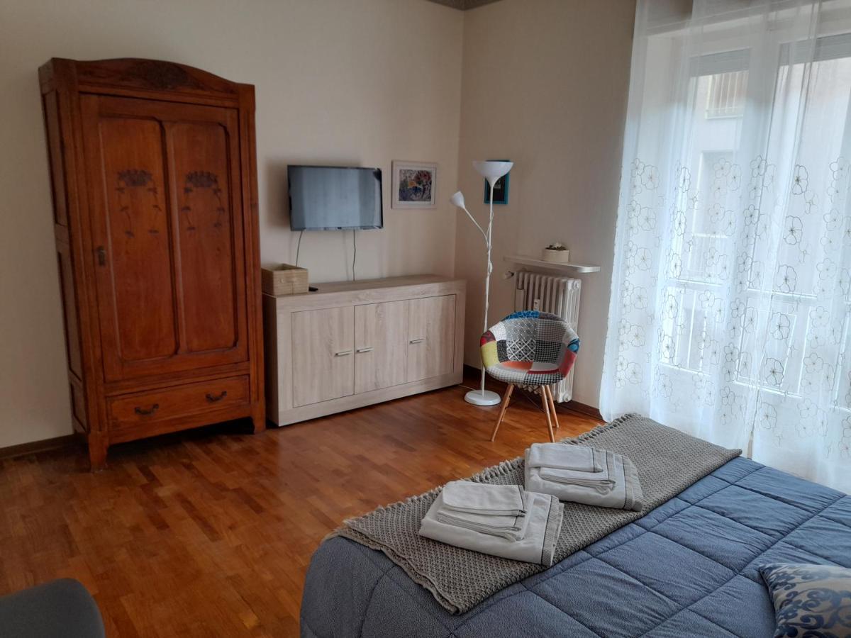 Appartamento Centrale Con Garage 아스티 외부 사진